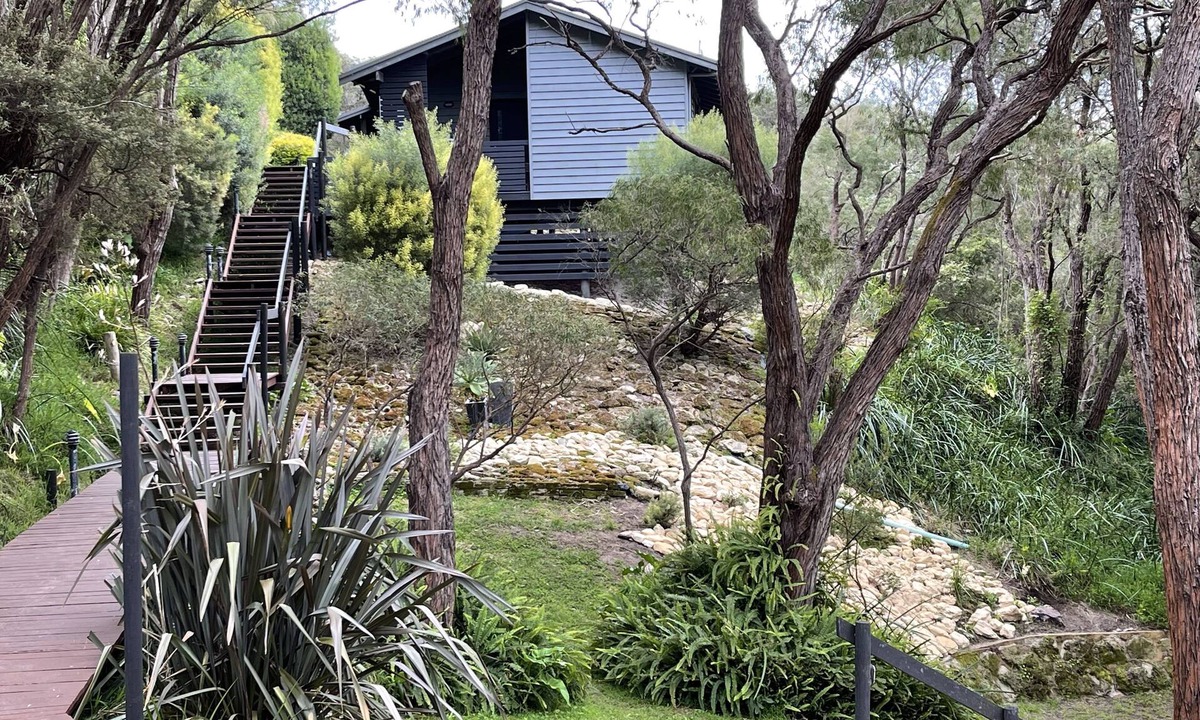 Hamelin Bay Ski Chalet | Ideal couples get away in a bush setting near Hamelin Bay Beach