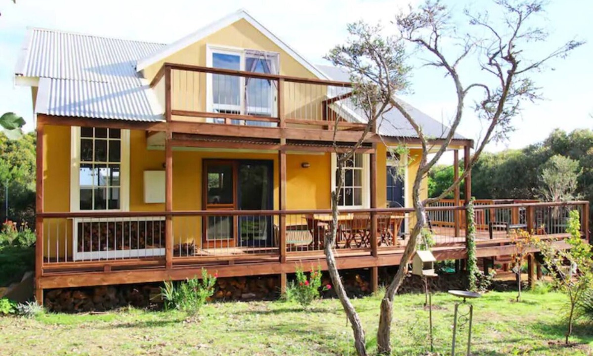 Port Campbell House | Ideally situated within a short drive to the 12 Apostles and Loch Ard Gorge