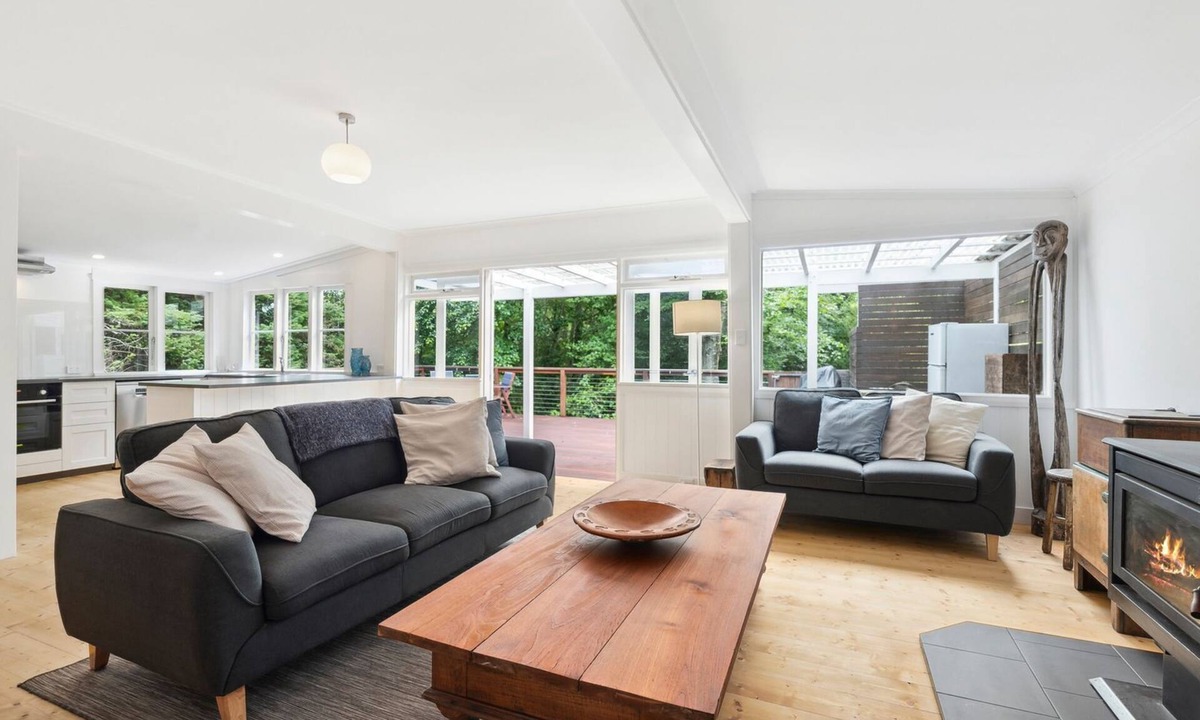 Blackheath House | In the Blue | Romantic getaway for two with slow combustion fireplace
