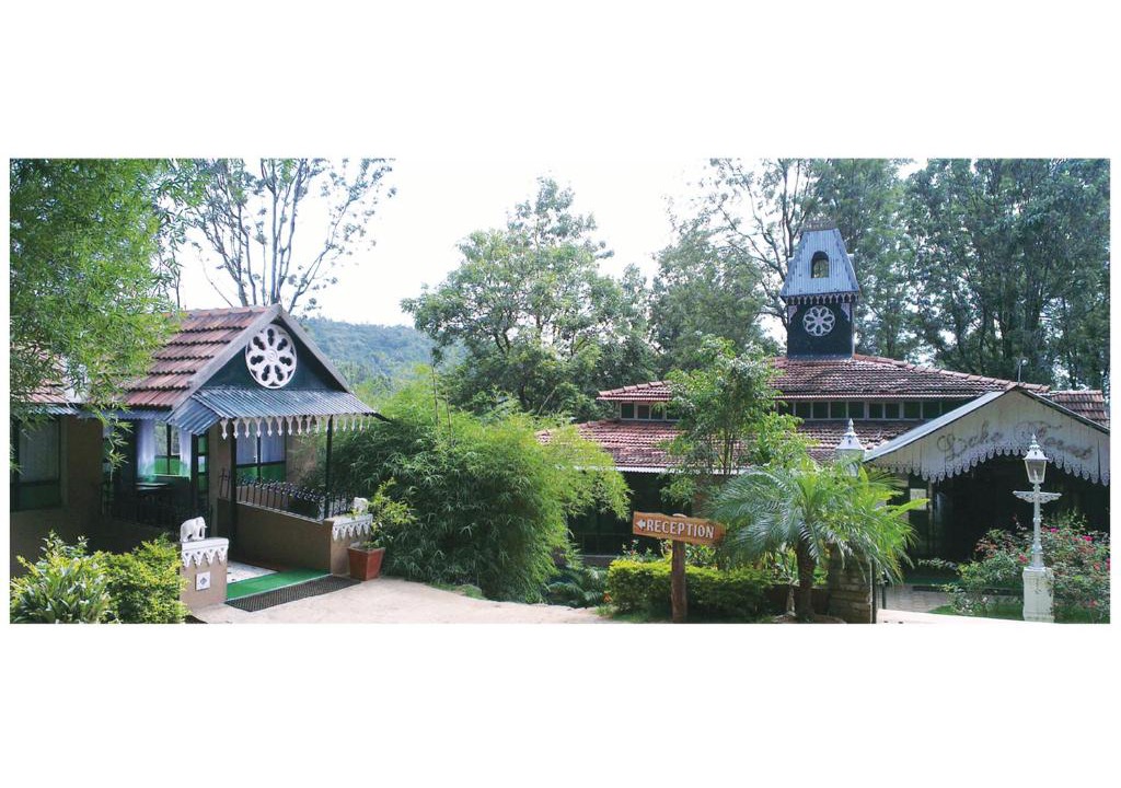 Salem Resort | INDeco Lake Forest