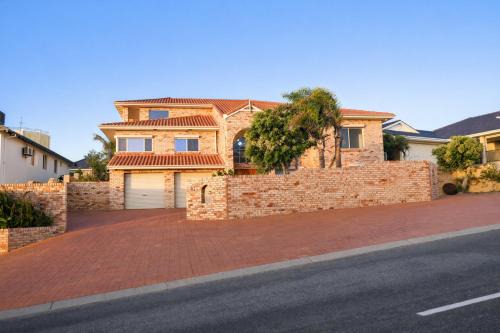 Mount Tarcoola House | Infinity Views