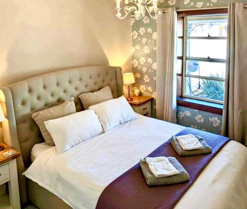 Moonta House | Inglenook Cottage