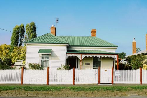 Kyneton Villa | Isabella at Kyneton