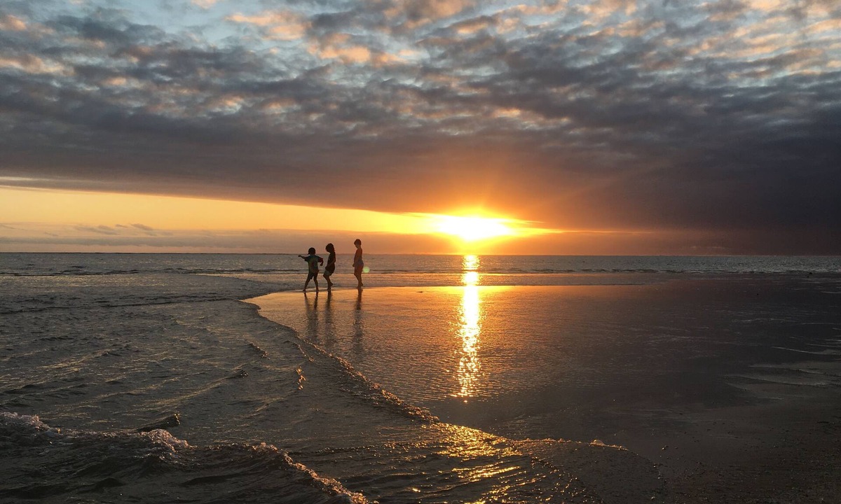 Ocean Grove House | Jack's Shack - Spacious eco-friendly beach house. Great for families- sleeps 8.