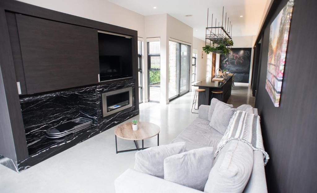 Yass House | Jamila