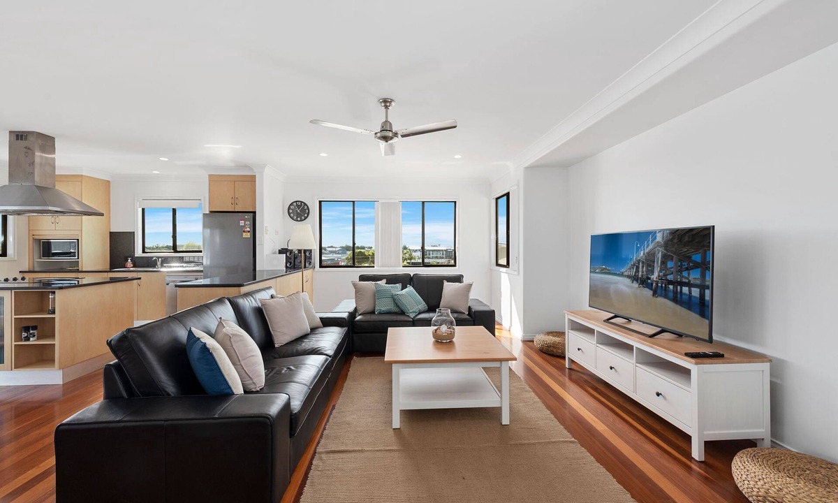 Coffs Harbour Apartment | Jetty Escape Townhouse - Great Location, Restaurants and Beach