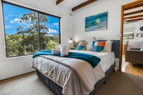 Nungurner House | Jetty View - Lorikeet Cabin