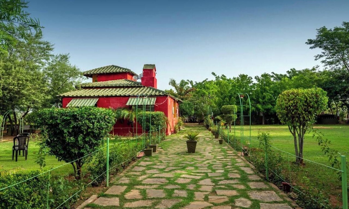 Jhansi Hotel | Jhansi Authentic Farm Village