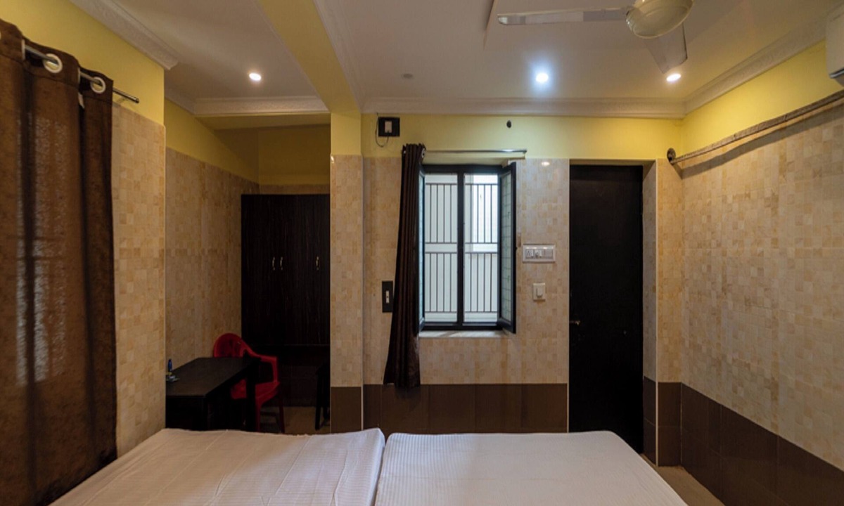 Velankanni Hotel | JR Lodge