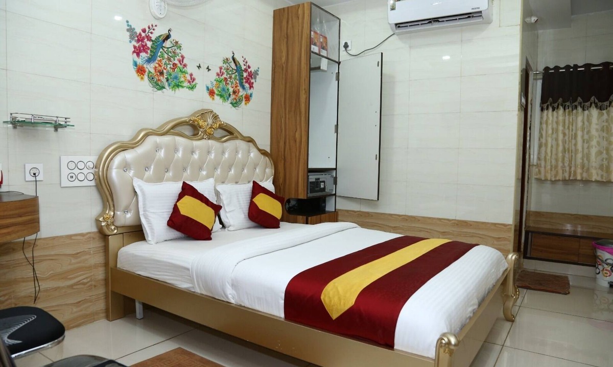 Gannavaram Hotel | K N Gupta Residency