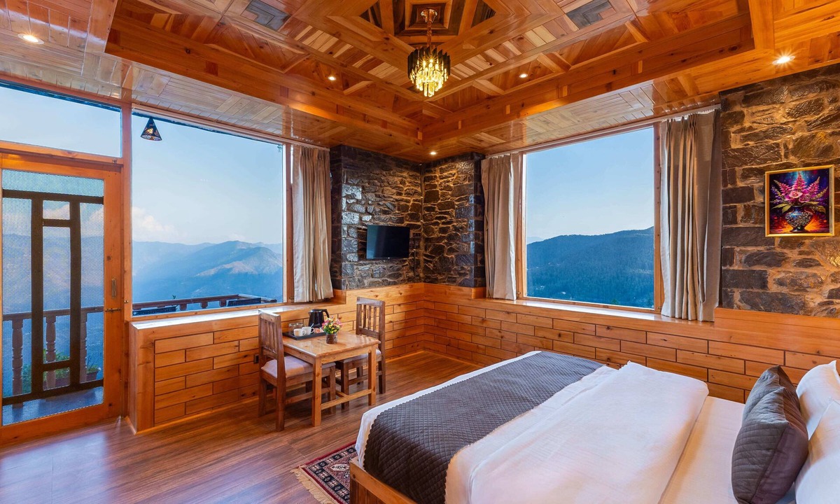 Theog Hotel | Kathkuni by Jomotel