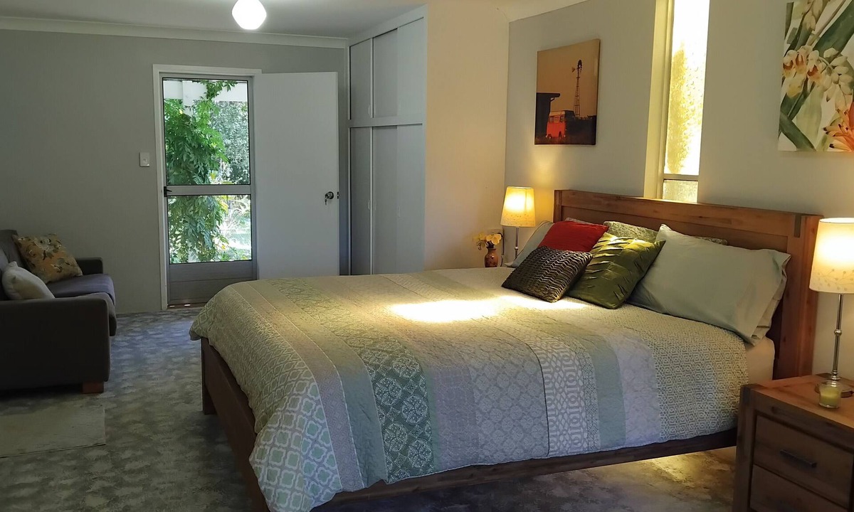 Valery Bed & Breakfast | King Bed 8 mins from A1 Valery Mid North Coast