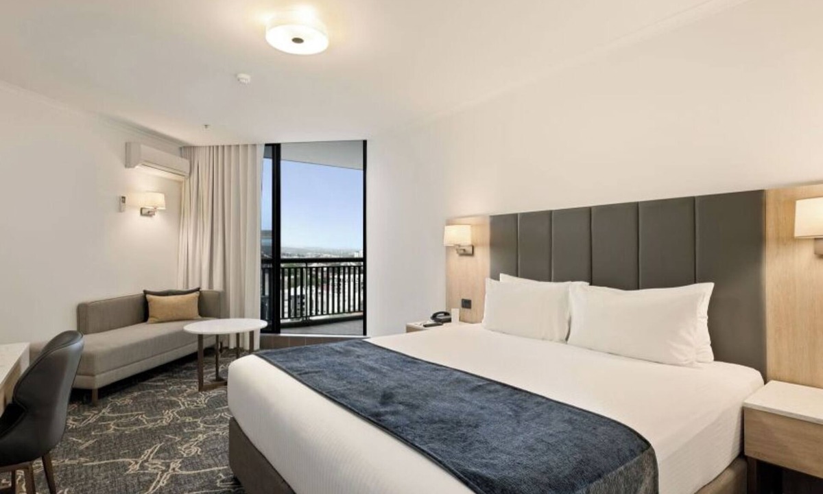 Spring Hill Hotel | King Bed @ Higher Floors Beautiful View with Balcony CBD Brisbane
