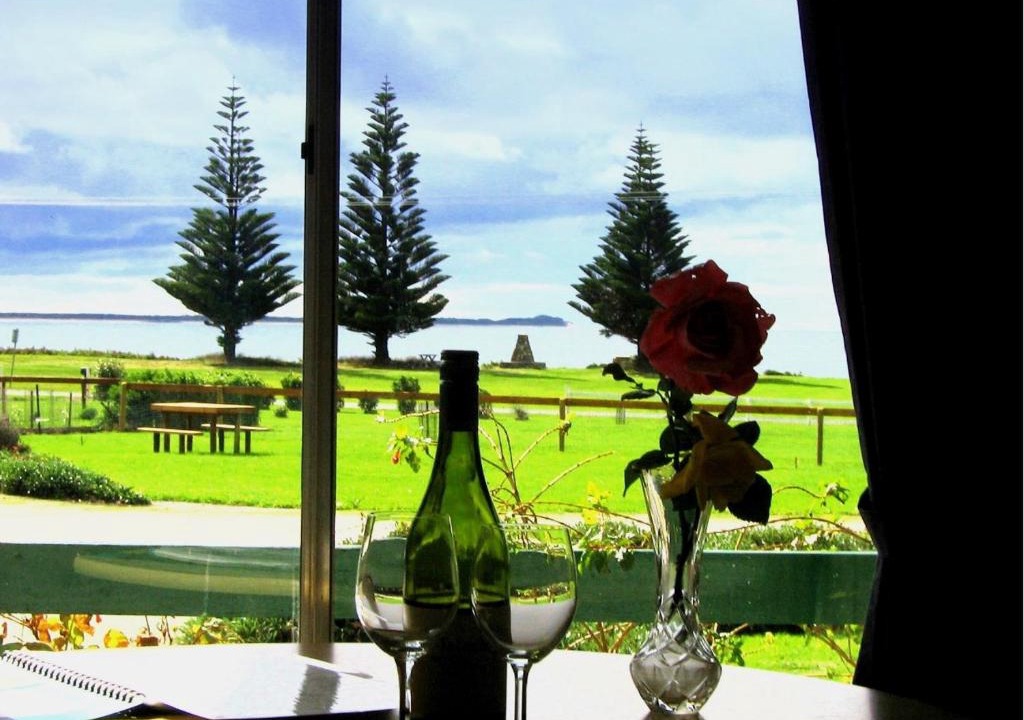 Naracoopa House | King Island Accommodation Cottages