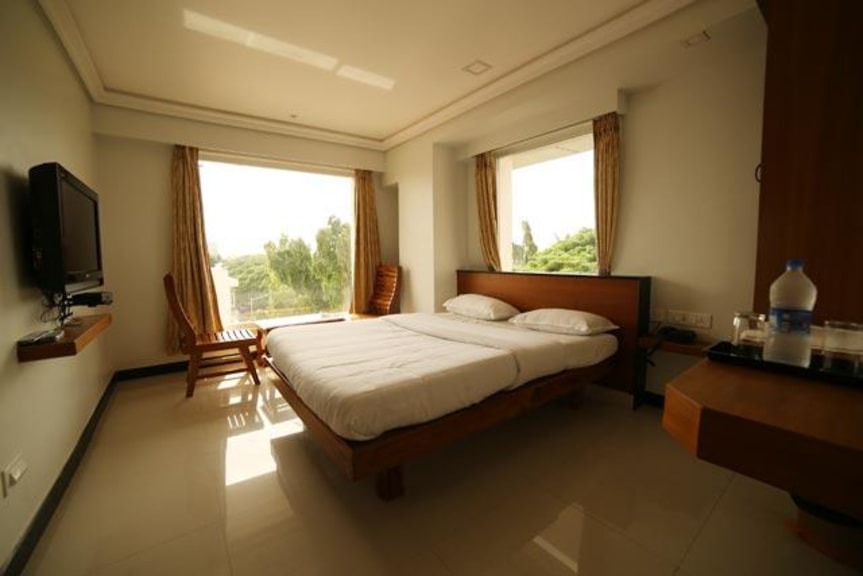 Mylapore Tiruvallikk Hotel | Kings Cross Residency