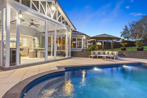 Frankston South House | Kirinaran Manor Pool & Bar Room