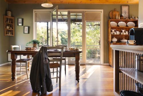 Hepburn House | Kookaburra Ridge