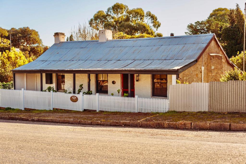 Burra Bed & Breakfast | Kooringa Cottage