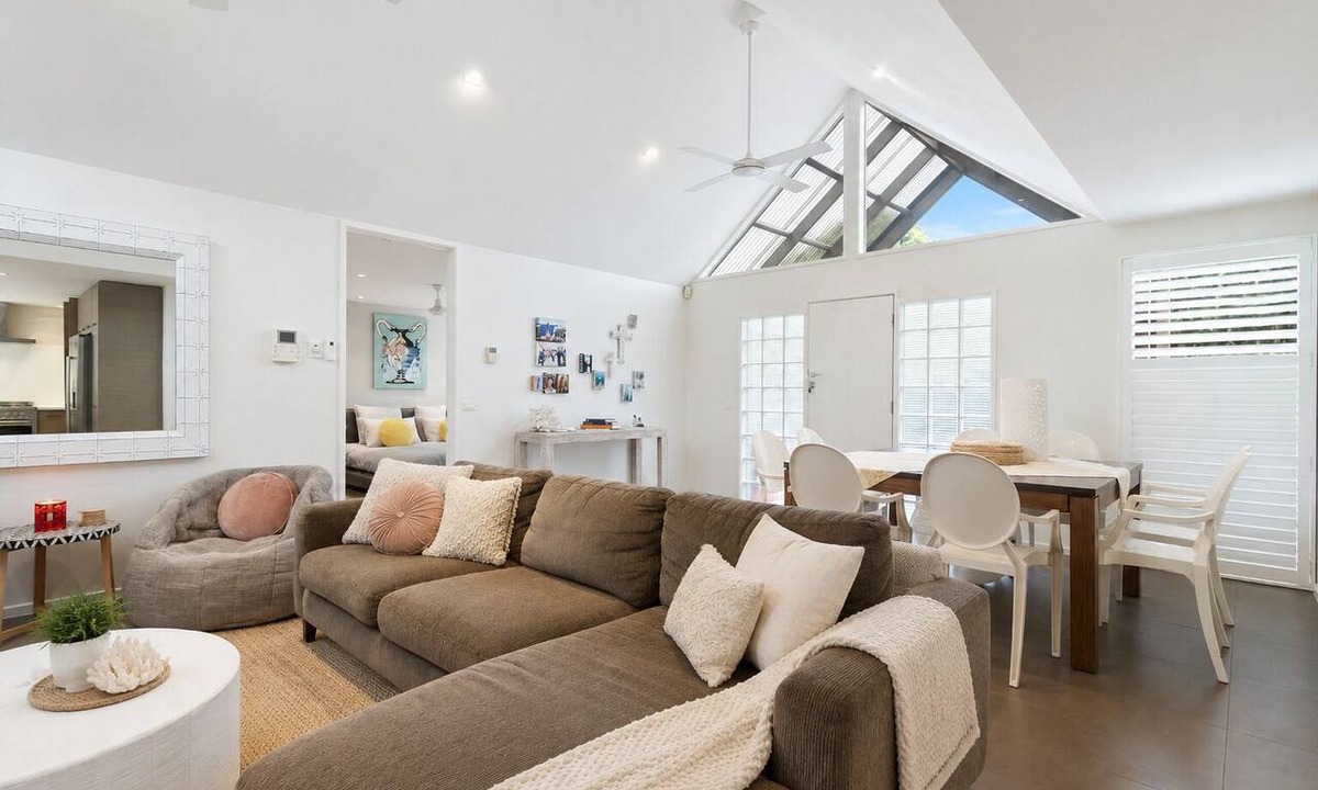 Blairgowrie House | Kos Place by Ready Set Stay- WIFI, Fireplace, Linen, Towels, Walk to the Beach