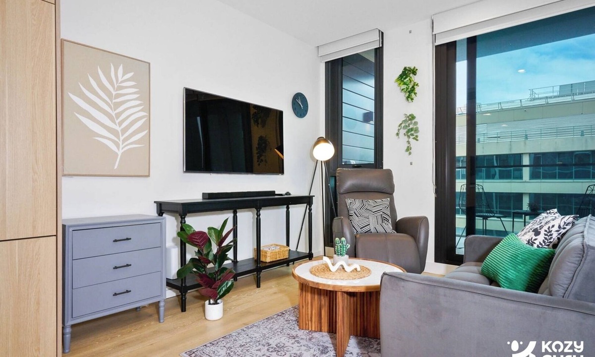 Moonee Ponds Apartment | KozyGuru | Moonee Ponds | Modern 1 Bed Apt Parking