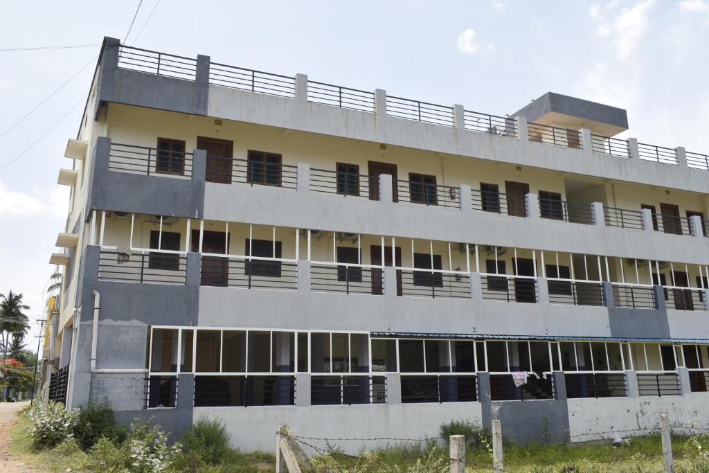 Kottakuppam Hotel | La Serene Serviced Apartments