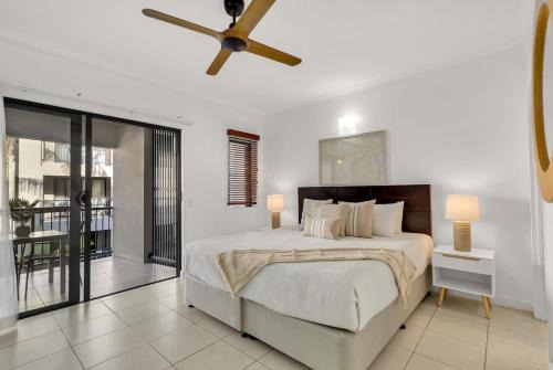 Trinity Beach Hotel | Lagoon Lookout - Poolside Studio near Trinity Beach