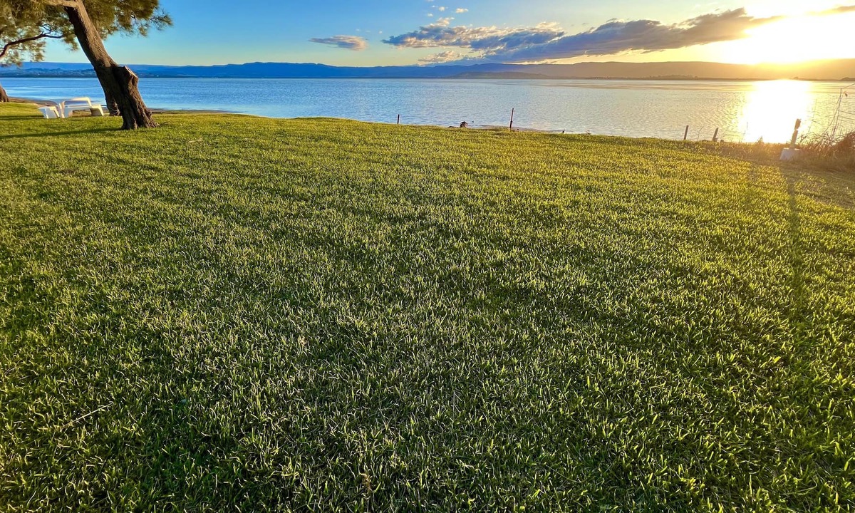 Primbee Villa | Lake-Front Villa w/ Waterviews and Direct Water Access