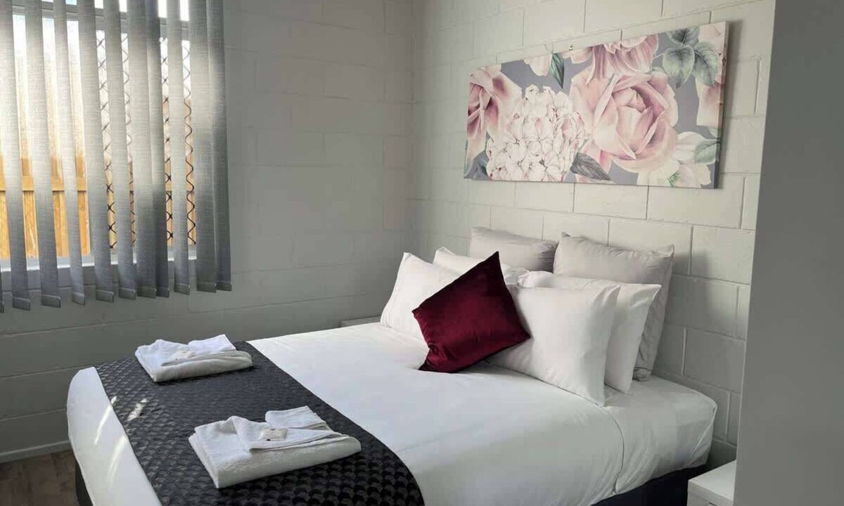 Slade Point Apartment | Lambert's Beach Awaits with Wifi