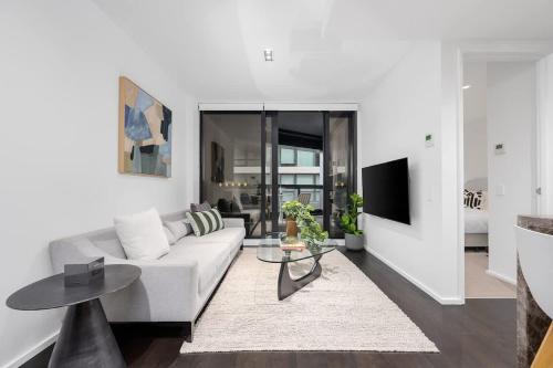 Melbourne Apartment | LaneStay - 2B2B Resort Living Pool Gym Parking