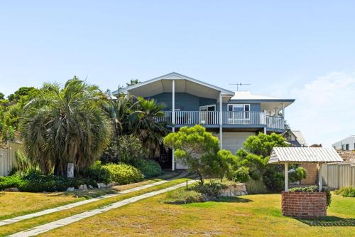 Falcon House | Large Pet-Friendly Falcon Bayview Beach House with Ocean Views