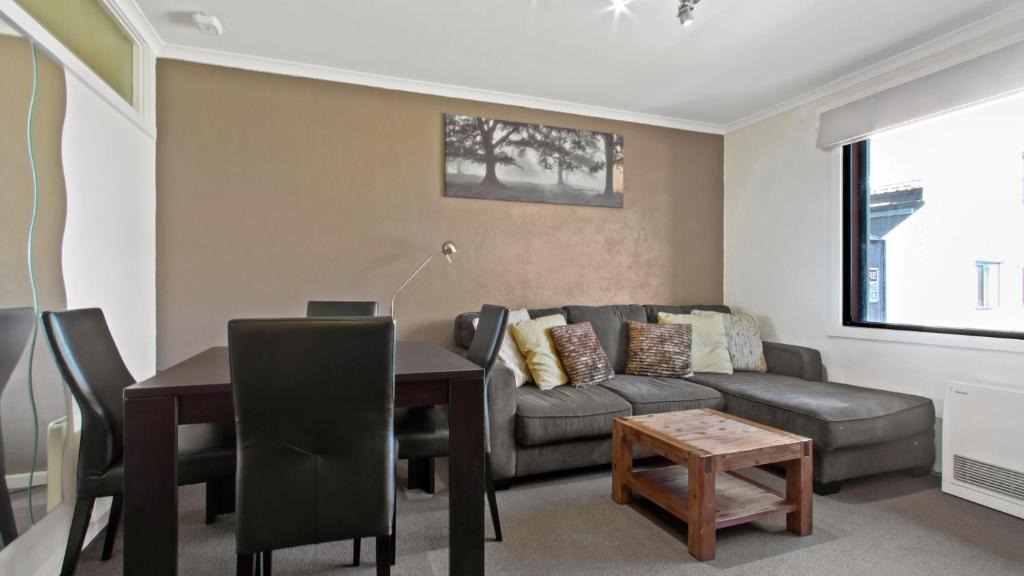Hotham Heights Apartment | Lawlers 36B