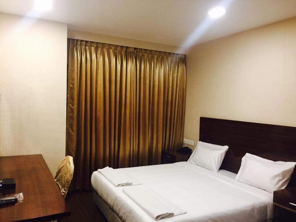 Ekkatuthangal Hotel | Layalee Grande Hotel Chennai