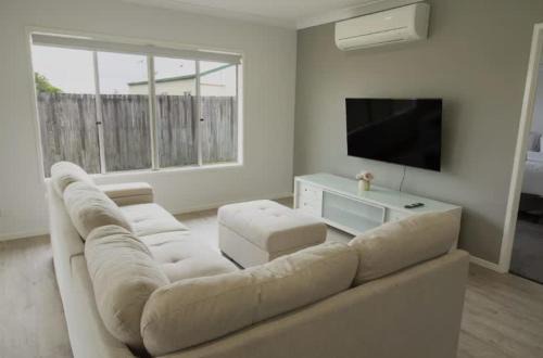 Plainland House | Leafy Plainland Living Spacious 4-Bedroom Retrea