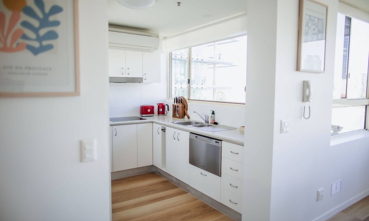 New Farm Apartment | Light-Filled Riverfront in Prestigious New Farm