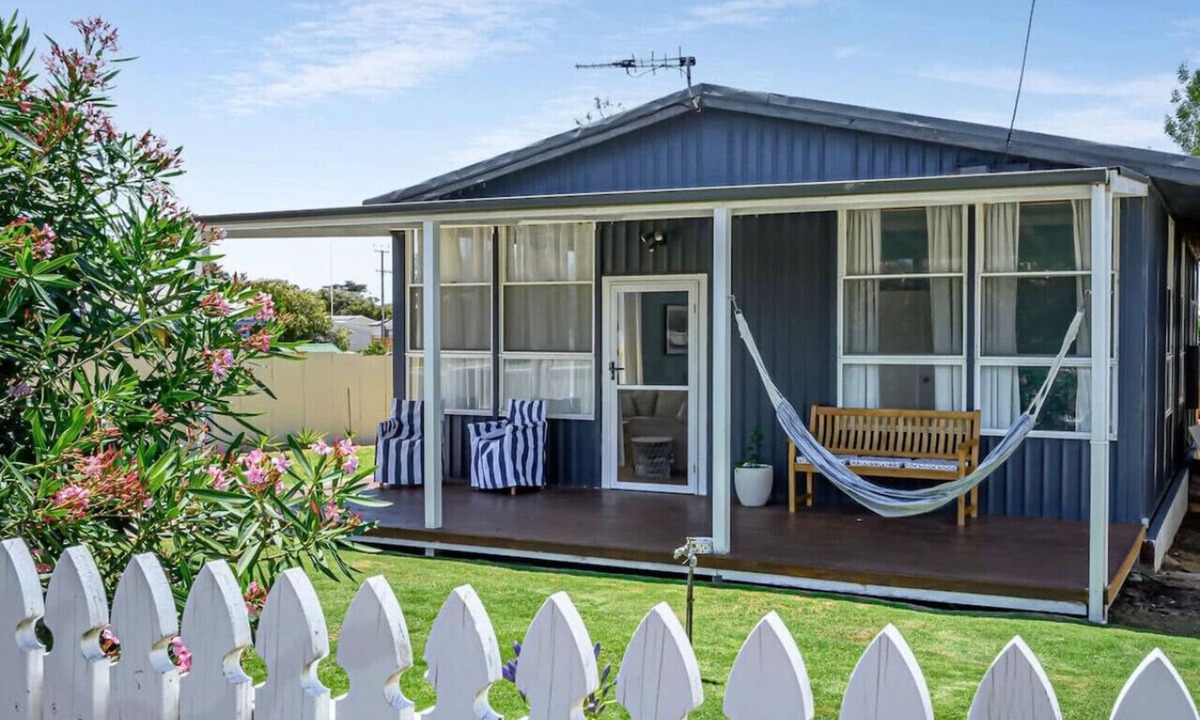 Goolwa Beach House | Lil Blue Surf Shack—A Playful Coastal Hideaway