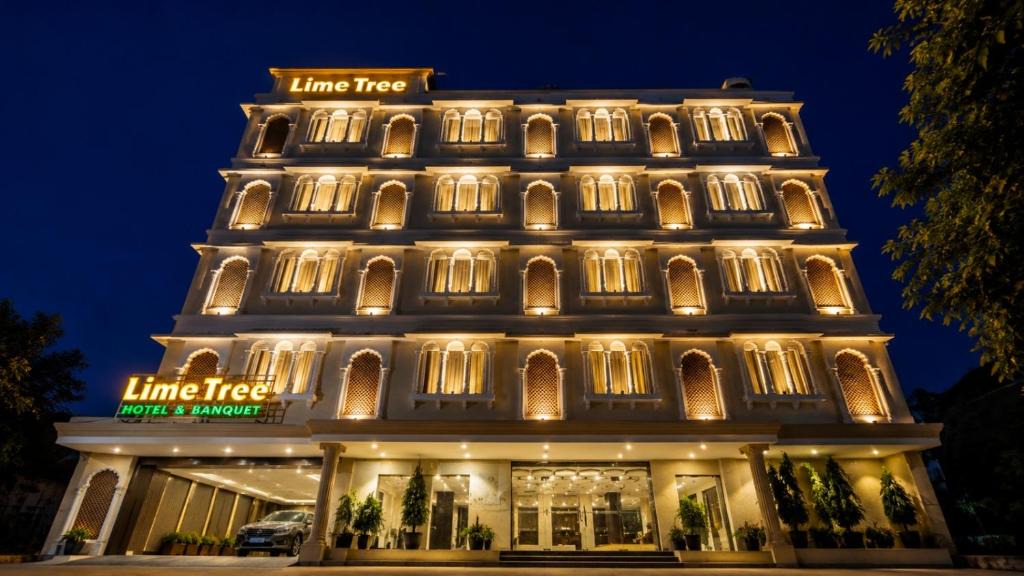Amer Fort Road Hotel | Lime Tree Hotel & Banquet Jal Mahal Jaipur
