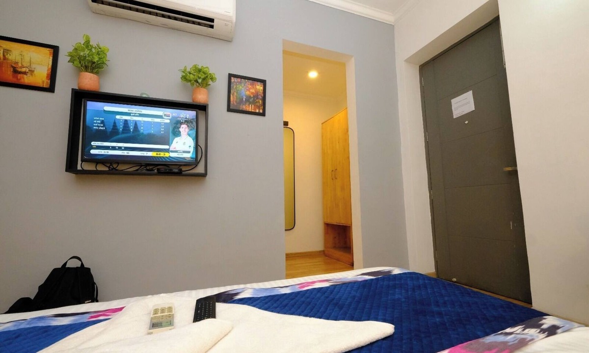 Sector 39 Hotel | Lime Tree Premier Near Medanta Medicity
