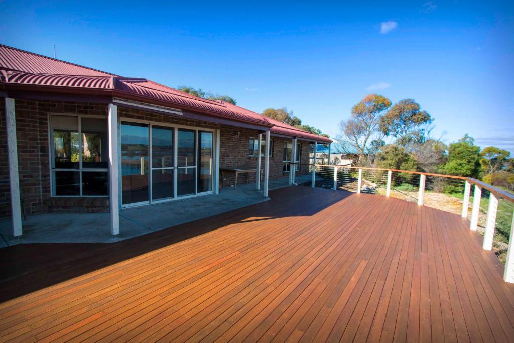 Seymour House | Limestone Ridge