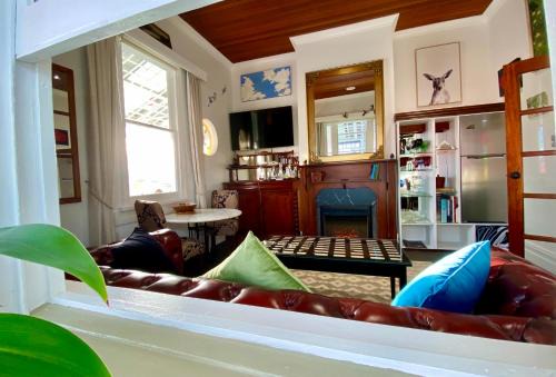 Smithton Apartment | Little bird