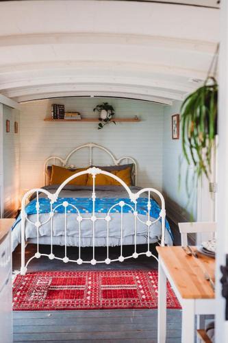 Drummond North House | Little Vineyard Caboose
