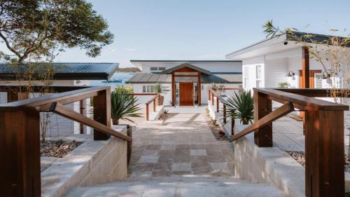 Lake Wangary House | Lobster Pot II