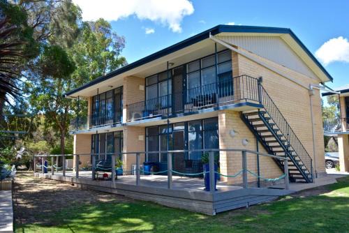 Lake Wangary House | Longbeach Apartments
