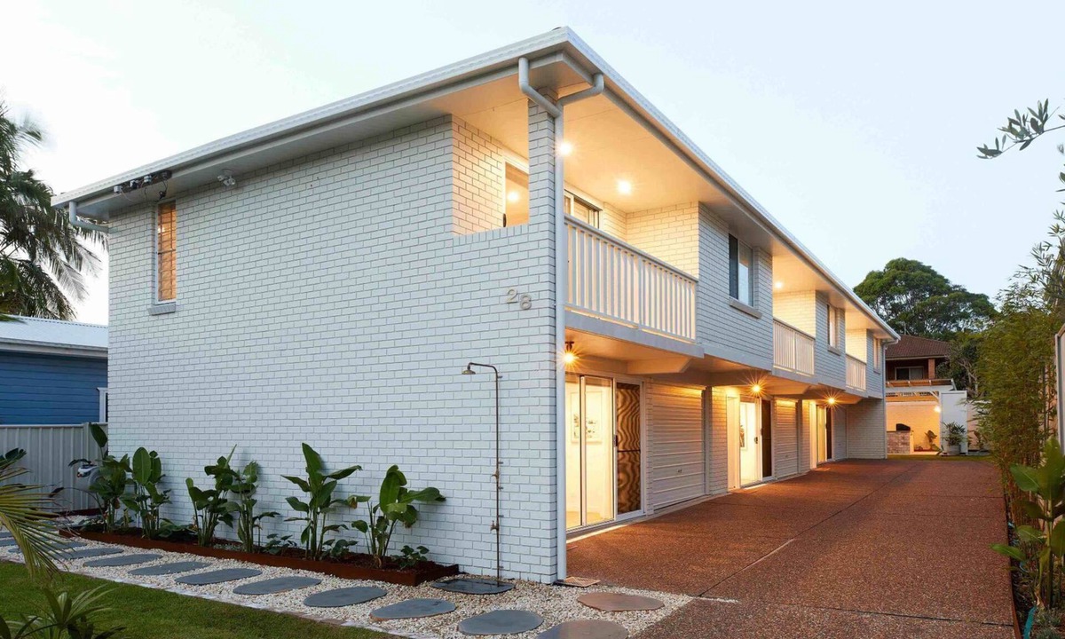 Nelson Bay House | Luana - pet friendly holiday townhouses in Nelson Bay