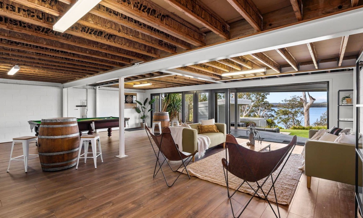 Silverwater House | Luminara Lago Waterfront Villa One at Silverwater