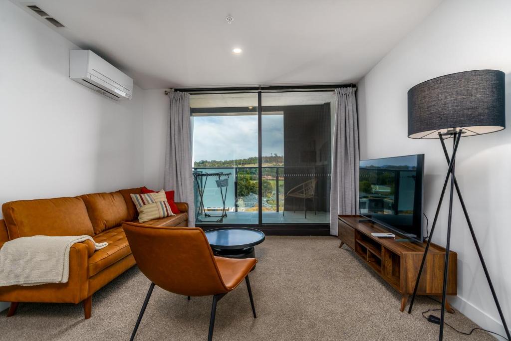 Phillip Apartment | Luxurious 2BR Escape with Exceptional Amenities - Hosted by Canstay