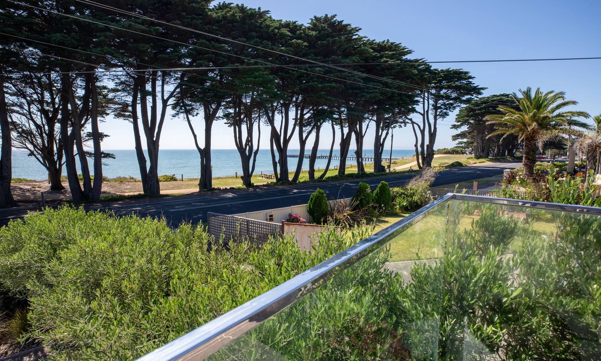 St Leonards House | Luxurious Beachfront Modern House, St Leonards, VIC Wheelchair access & Elevator