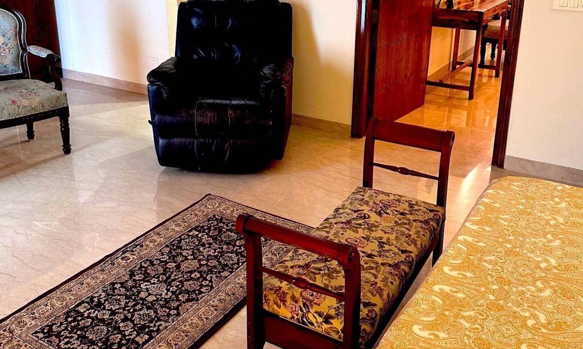 Zirakpur House | LUXURIOUS & COMFORTABLE BUNGALOW/HOUSE FOR YOU AND FAMILY