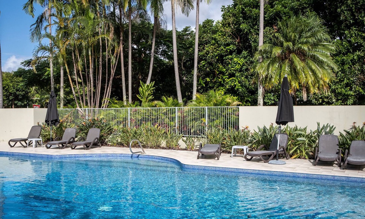 Mount Coolum House | Luxurious & Spacious Mt Coolum Lakeside Home