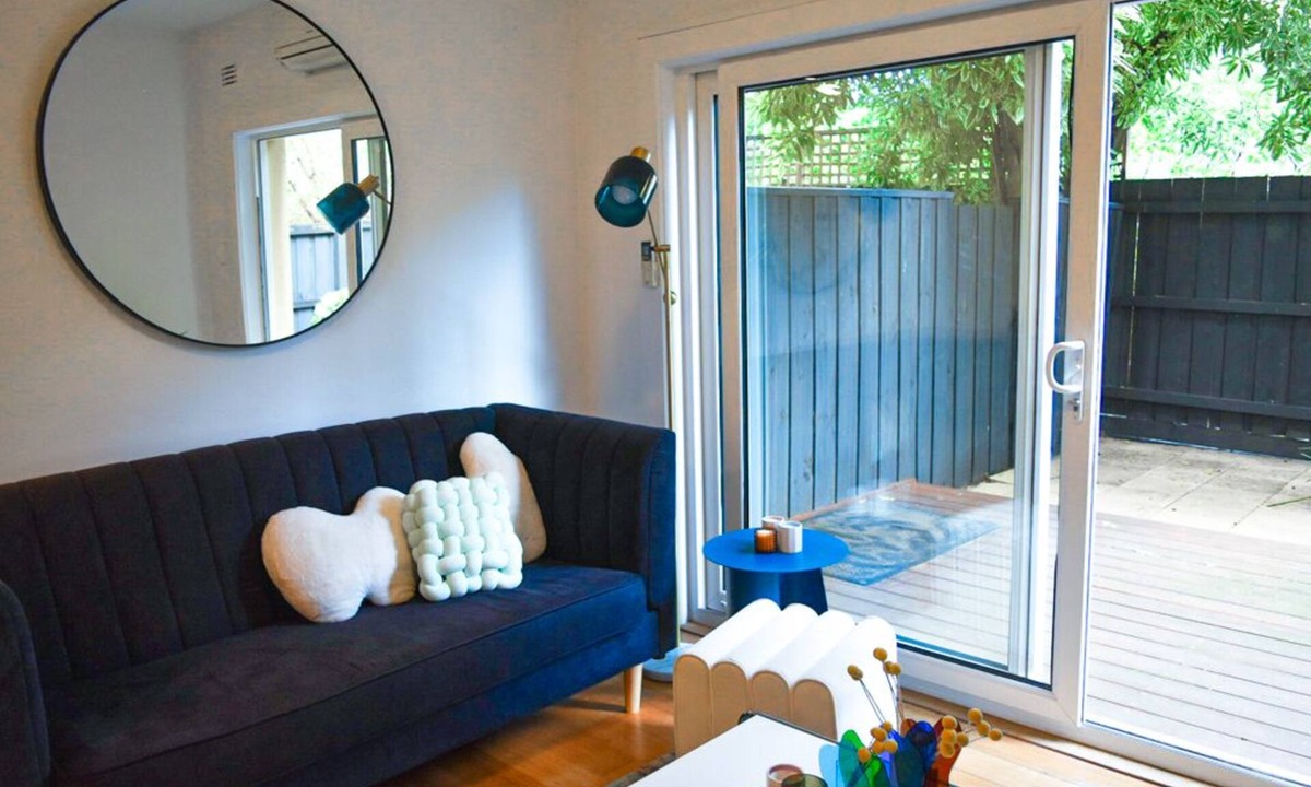 St. Kilda East Apartment | Luxury 2-bed unit with courtyard, in central Prahran