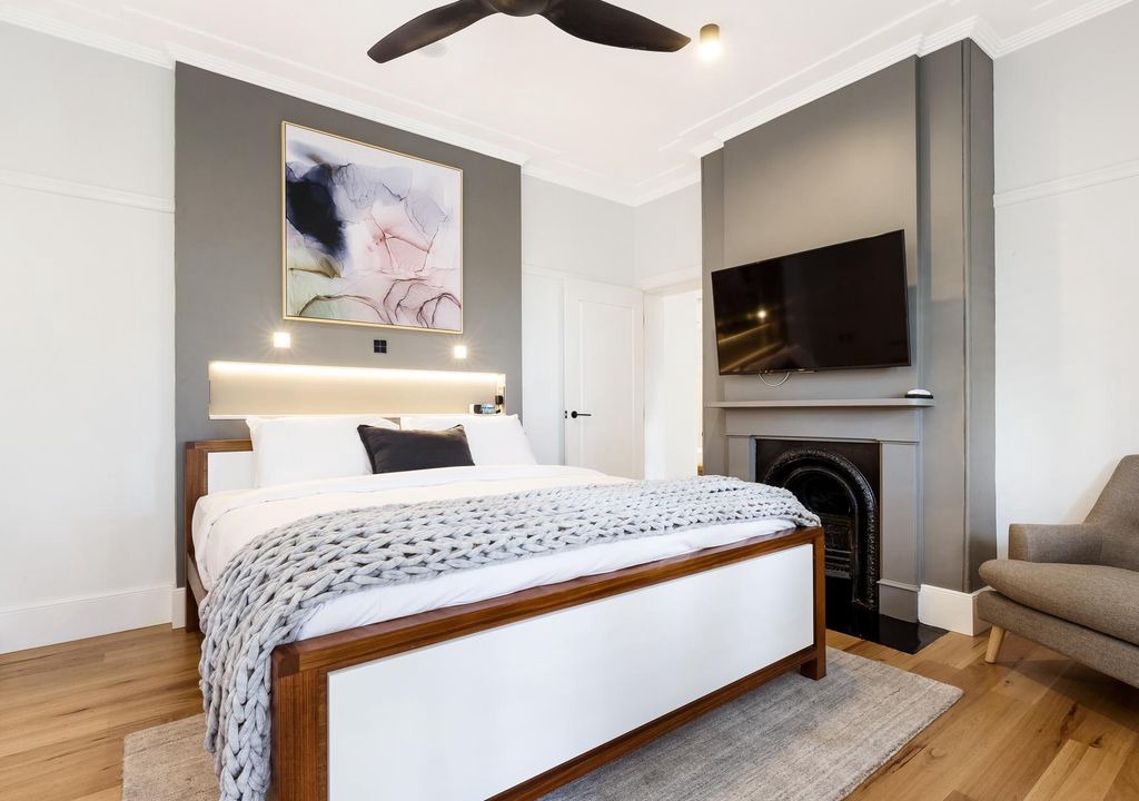 Millers Point Apartment | Luxury Barangaroo Balcony Apartment